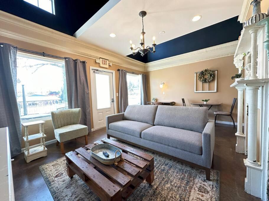 Apartamento Haven At Hazel~Downtown Loft Demorest Exterior foto